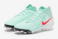 Футбольные бутсы Nike Phantom Luna II Academy MG FD6725-300