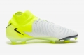 Детские футбольные бутсы Nike Phantom Luna II Elite FG Junior FJ2572-003
