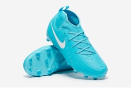 Детские футбольные бутсы Nike Phantom Luna II Academy MG Junior FJ2603-400