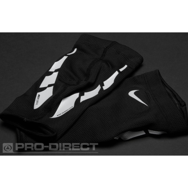 Панчохи для щитків Nike Guard Lock Elite Sleeves Black SE0173-011