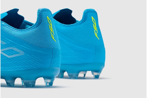 Детские футбольные бутсы Adidas