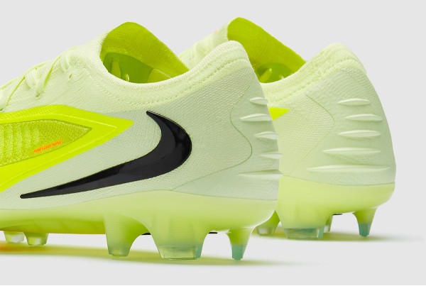 Футбольные бутсы Nike Phantom 6 Elite FG HJ2146-801
