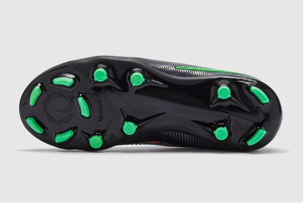 Детские футбольные бутсы Nike Phantom 6 Pro SE Low MG x EAFC Junior IH1775-900