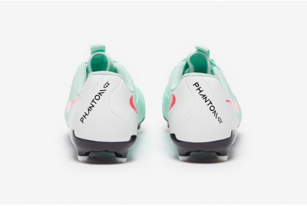 Дитячі футбольні бутси Nike Phantom GX II Academy MG Junior FD6722-300