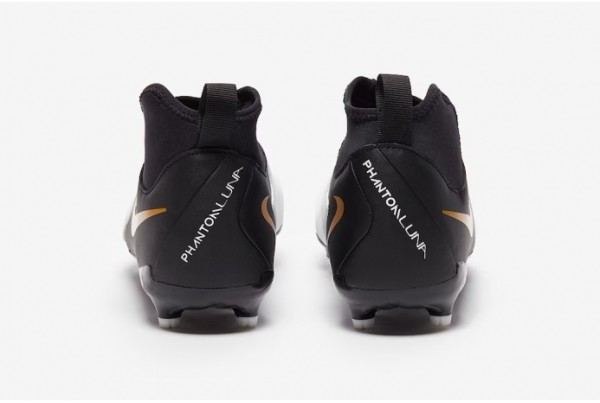 Дитячі футбольні бутси Nike Phantom Luna II Academy MG Junior FJ2603-100