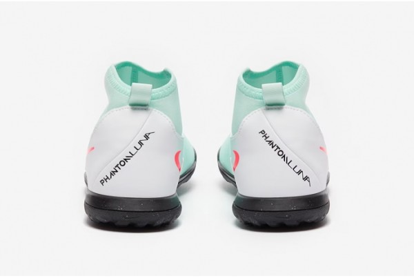 Дитячі сороконіжки Nike Phantom Luna II Club TF Junior FJ2607-300