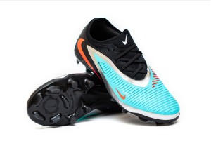 Детские футбольные бутсы Nike Phantom 6 Pro LE Low MG Junior II6280-001