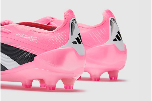 Футбольные бутсы Adidas Predator