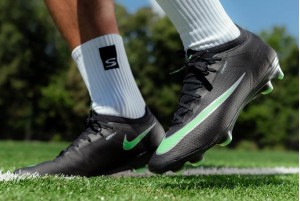Футбольные бутсы Nike Mercurial Vapor 17 Elite FG IF8508-001