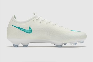 Футбольные бутсы Nike Mercurial Vapor 17 Pro FG IF8512-102