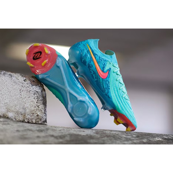 Футбольні бутси Nike Phantom GX II Elite FG FJ2560-300