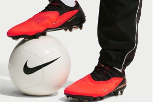 Футбольные бутсы Nike Phantom 6 Elite FG HJ2146-600