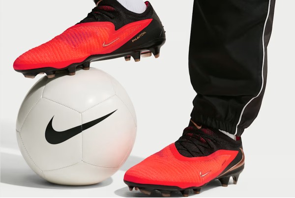 Футбольные бутсы Nike Phantom 6 Elite FG HJ2146-600