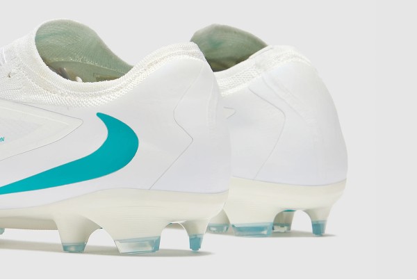 Футбольные бутсы Nike Phantom 6 Pro FG HJ4122-100
