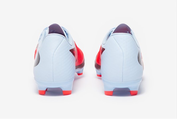 Футбольні бутси Nike Phantom 6 Academy Low MG HJ4564-400
