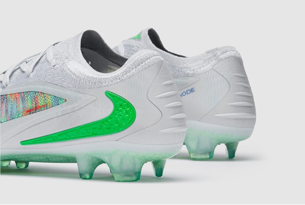 Футбольные бутсы Nike Phantom 6 Elite FG x EAFC HQ2333-900