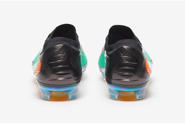 Футбольні бутси Nike Phantom 6 Elite LE FG IH3737-001