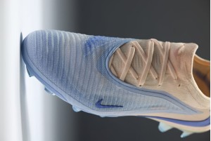 Футбольные бутсы Nike Phantom 6 Elite FG IO8217-008