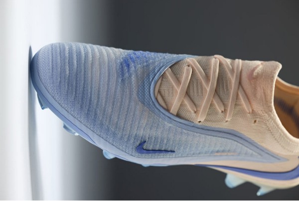 Футбольные бутсы Nike Phantom 6 Elite FG IO8217-008