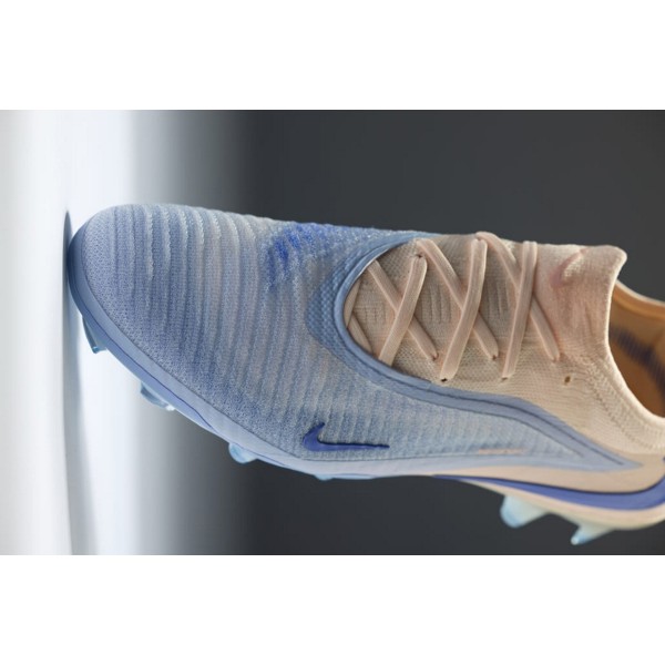 Футбольные бутсы Nike Phantom 6 Elite FG IO8217-008
