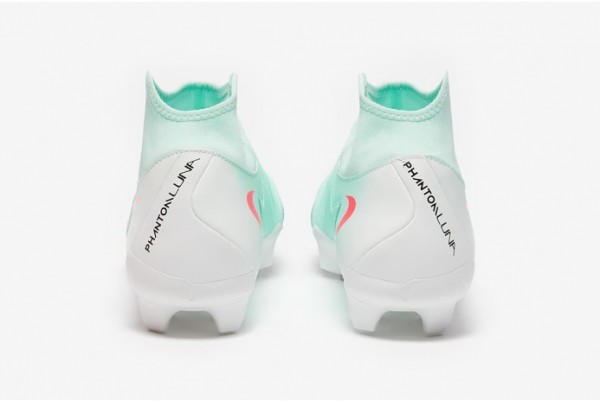Футбольные бутсы Nike Phantom Luna II Academy MG FD6725-300
