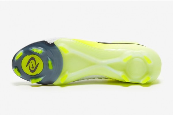 Футбольні бутси Nike Phantom Luna II Elite FG FJ2572-003