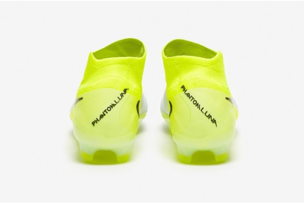 Футбольні бутси Nike Phantom Luna II Elite FG FJ2572-003