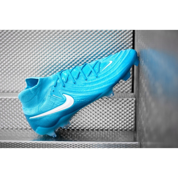 Футбольные бутсы Nike Phantom Luna II Elite FG FJ2572-400