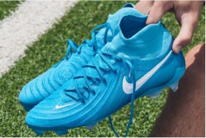 Футбольные бутсы Nike Phantom Luna II Elite FG FJ2572-400 купить в