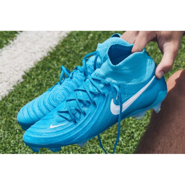 Футбольные бутсы Nike Phantom Luna II Elite FG FJ2572-400 купить в