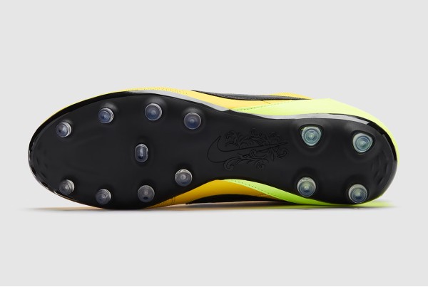 Футбольні бутси Nike Premier III FG (ШКІРА) HM0265-700