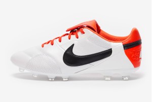 Футбольные бутсы Nike Premier III FG (КОЖА) HM0265-800