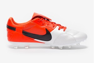 Футбольные бутсы Nike Premier III FG (КОЖА) HM0265-800