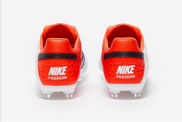 Футбольные бутсы Nike Premier III FG (КОЖА) HM0265-800