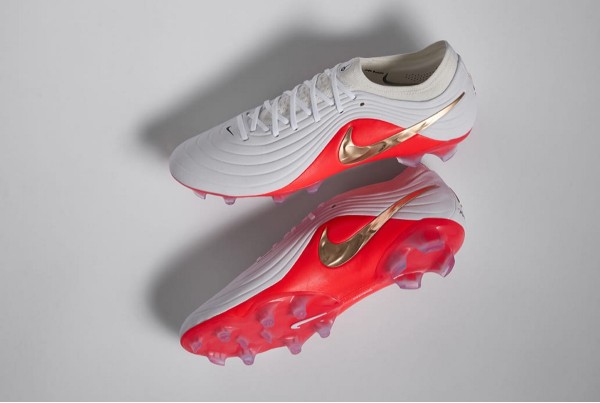Футбольные бутсы Nike Tiempo Maestro Elite FG HQ3157-101
