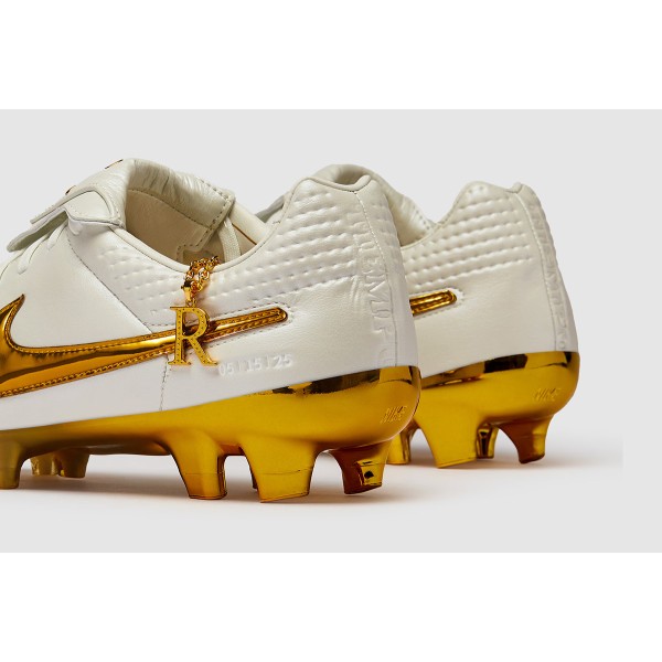 Футбольные бутсы Nike Tiempo Legend Regen SE FG IF4388-100