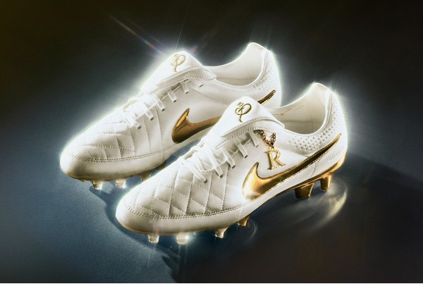 Футбольні бутси Nike Tiempo Legend Regen SE FG IF4388-100