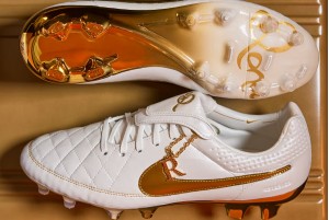 Футбольные бутсы Nike Tiempo Legend Regen SE FG IF4388-100