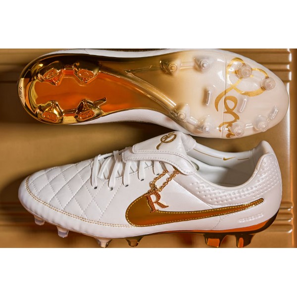 Футбольные бутсы Nike Tiempo Legend Regen SE FG IF4388-100