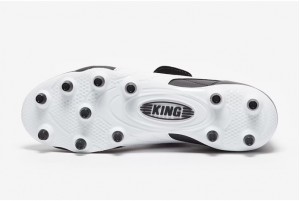 Футбольные бутсы Puma King Top FG/AG 105607-01