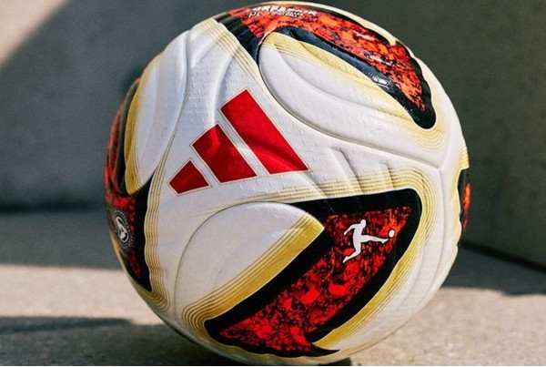 Футбольный мяч Adidas Torfabrik 26/27 OMB KG6037