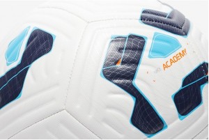 Футбольний м'яч Nike Academy Team FZ2966-100
