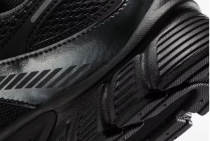 Кроссовки Nike V5 RNR HJ5228-001