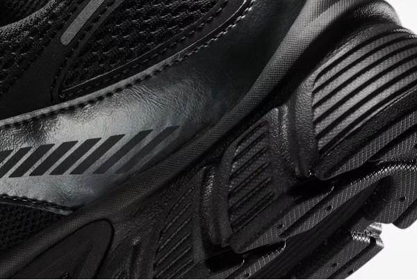 Кроссовки Nike V5 RNR HJ5228-001