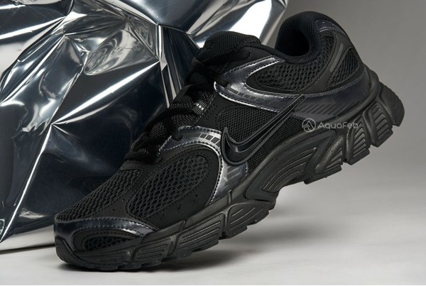 Кроссовки Nike V5 RNR HJ5228-001
