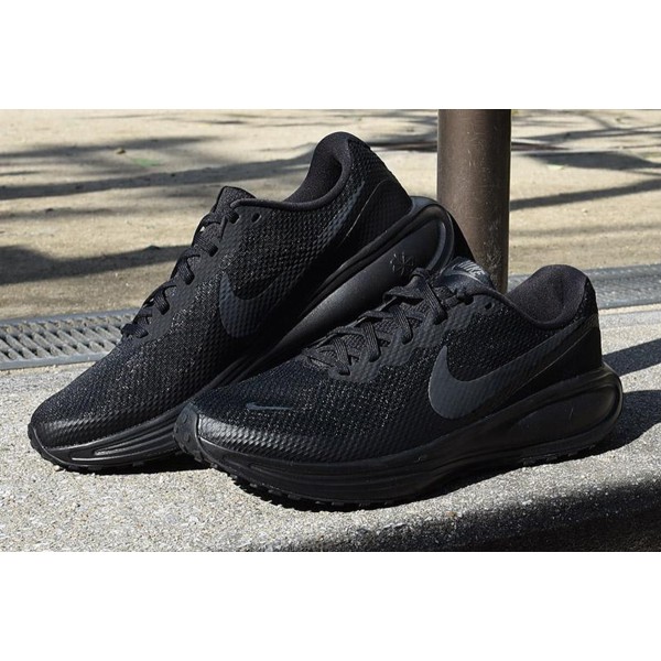 Кросівки Nike Revolution 8 HJ9198-002