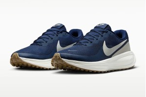 Кроссовки Nike Revolution 8 HJ9198-402