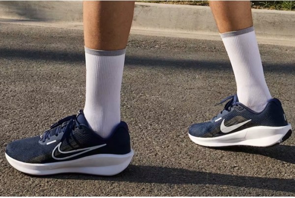 Кроссовки Nike Downshifter 13 FD6454-400