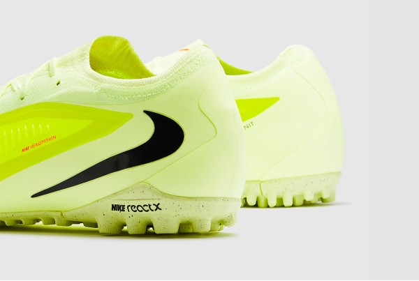 Сороконіжки Nike Phantom ReactX 6 Pro Low TF HJ4123-800