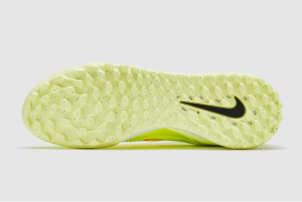 Сороконожки Nike Phantom 6 Academy High TF HQ2277-800
